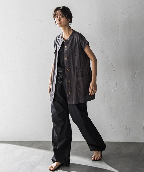 MAYSON GREY(メイソングレイ)の「コットンリネンワークジレ≪手洗い可能≫(ベスト・レディース・チャコールグレー/ホワイト系その他/ベージュ・M)」の10枚目の写真