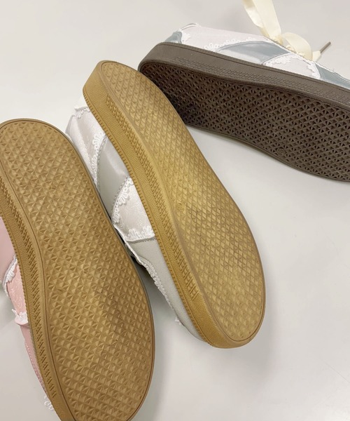 Kuroba(クロバ)の「レーススニーカー(スニーカー・レディース・シルバー/ライトグレー/ピンク・23cm/23.5cm/24cm/24.5cm)」の17枚目の写真