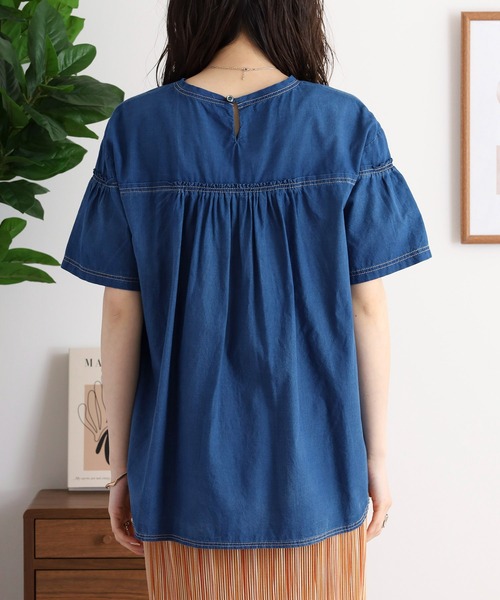 EGLANTINE(エグランティーヌ)の「EGLANTINE セットアップ対応 ダンガリーティアード半袖ブラウス(シャツ/ブラウス・レディース・ブルー/ネイビー・40)」の8枚目の写真