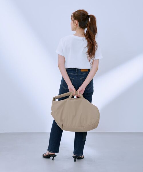 COHINA(コヒナ)の「パデッドキャリーオンショルダーバッグ 【低身長・小柄女性】(ショルダーバッグ・レディース・ベージュ/グレー/ブラック・ONE SIZE)」の7枚目の写真