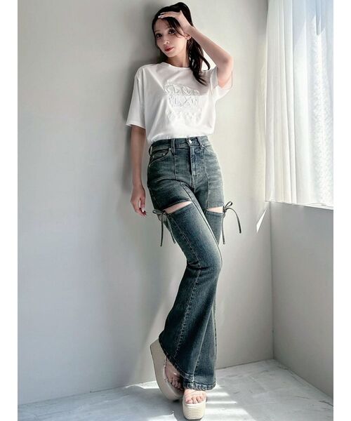 RESEXXY（リゼクシー）の「エンブロイダリーロゴTシャツ（Tシャツ/カットソー・レディース・ブラック/チャコールグレー/ホワイト/ピンク・FREE）」の6枚目の写真