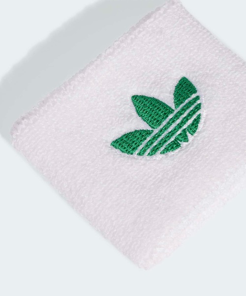 adidas(アディダス)の「テニス アディダス オリジナルス スモール リストバンド / アディダス adidas(バングル/リストバンド・メンズ・ホワイト×グリーン・LARGE)」の3枚目の写真