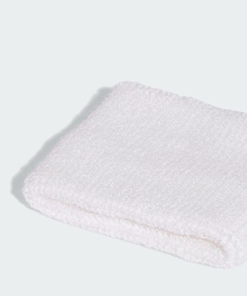 adidas(アディダス)の「テニス アディダス オリジナルス スモール リストバンド / アディダス adidas(バングル/リストバンド・メンズ・ホワイト×グリーン・LARGE)」の4枚目の写真