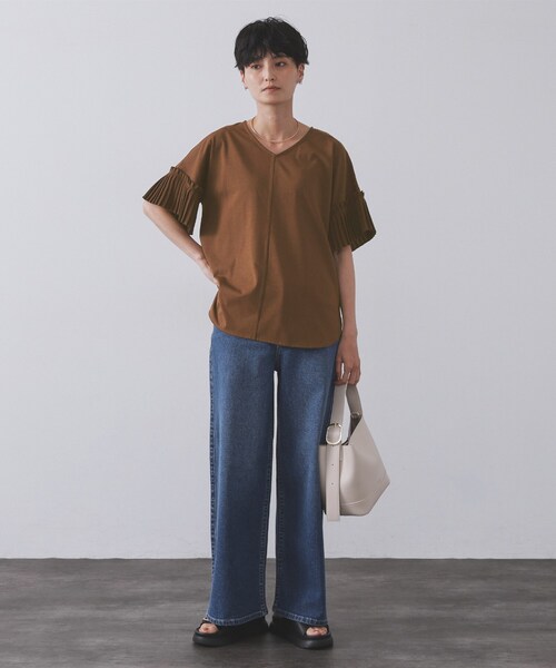 OPAQUE.CLIP（オペークドットクリップ）の「プリーツスリーブドッキングトップス【洗濯機洗い可】（Tシャツ/カットソー・レディース・ホワイト/ブラック/モスグリーン/ブラウン系・40/38/42）」の18枚目の写真