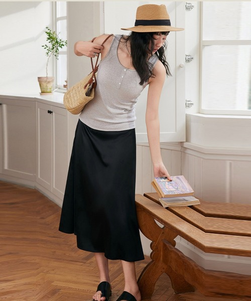 DAY CLOSET(デイ クローゼット)の「レディース ミドル丈シェル風ボタンのヘンリーネックタンクトップ(タンクトップ・レディース・ホワイト/ライトグレー・M/L)」の8枚目の写真