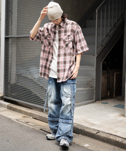 WEGO(ウィゴー)の「WEGO/イージーマルチポケットデニムカーゴ(カーゴパンツ・メンズ・スカイブルー/ブラック系3・LARGE/MEDIUM)」の4枚目の写真