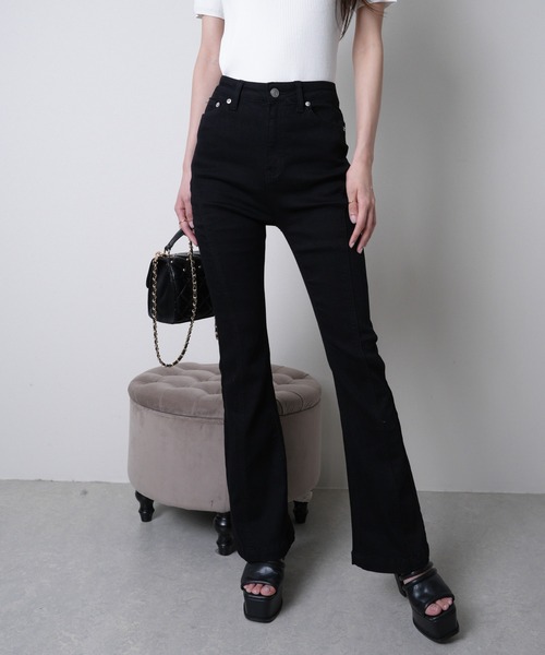 LIPSERVICE（リップサービス）の「シェーディングラインフレアデニムパンツ（デニムパンツ・レディース・インディゴブルー/ブラック/グレー・XS/S/M）」の2枚目の写真