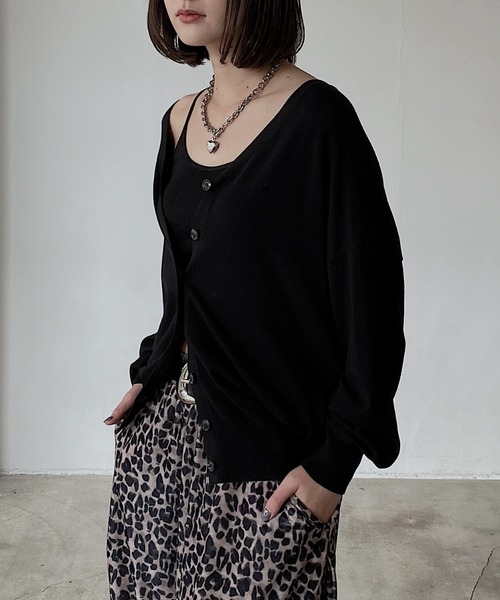 PAGEBOY(ページボーイ)の「2WAYオフショルハイゲージカーディガン(カーディガン/ボレロ・レディース・ブラック/ダークネイビー/ダークグリーン系/オフホワイト・FREE)」の1枚目の写真