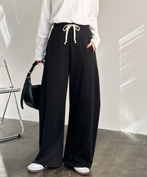 GeeRA(ジーラ)の「【S-XLサイズ展開】裾ドロストでシルエットが変えられる!カーブスウェットワイドイージーパンツ(スウェットパンツ・レディース・オートミール/杢グレー/ブラック・SMALL/MEDIUM/LARGE/X-LARGE)」の2枚目の写真