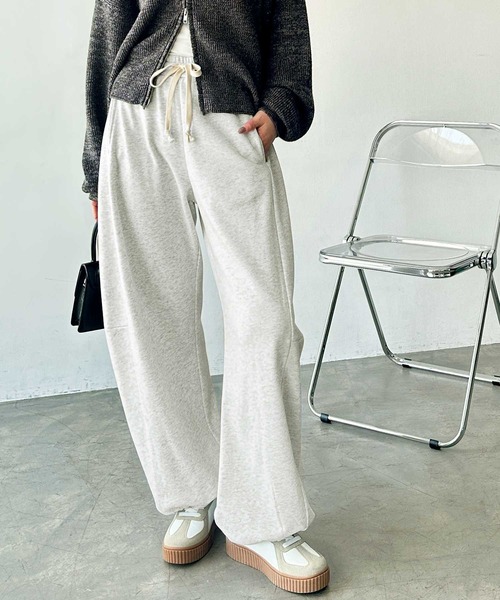 GeeRA(ジーラ)の「【S-XLサイズ展開】裾ドロストでシルエットが変えられる!カーブスウェットワイドイージーパンツ(スウェットパンツ・レディース・オートミール/杢グレー/ブラック・SMALL/MEDIUM/LARGE/X-LARGE)」の11枚目の写真