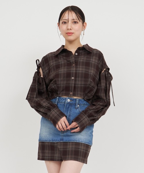 ROYAL PARTY(ロイヤルパーティー)の「チェック柄クロップドシャツ(シャツ/ブラウス・レディース・ブラウン/ネイビー/ブラック・FREE)」の13枚目の写真
