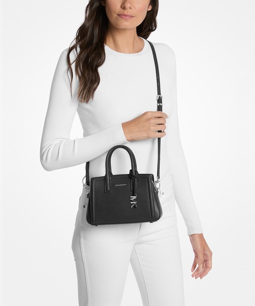 MICHAEL KORS(マイケルコース)の「LAILA クロスボディ エクストラスモール(ショルダーバッグ・レディース・ブラック・FREE)」の2枚目の写真