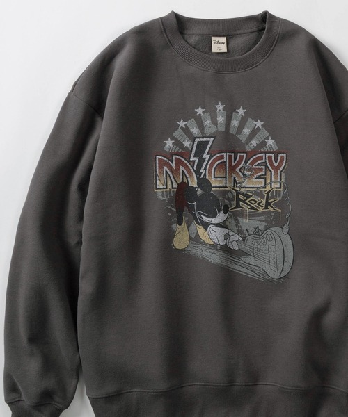 Disney(ディズニー)の「【71】【Disney/ディズニー】MICKEY MOUSE ロックテイスト グラフィック 裏起毛 スウェット(スウェット・レディース・ブルー/チャコールグレー/ダークグレー/ライトベージュ・XL/L/M)」の1枚目の写真