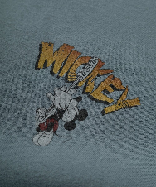 Disney(ディズニー)の「【71】【Disney/ディズニー】MICKEY MOUSE ロックテイスト グラフィック 裏起毛 スウェット(スウェット・レディース・ブルー/チャコールグレー/ダークグレー/ライトベージュ・XL/L/M)」の13枚目の写真