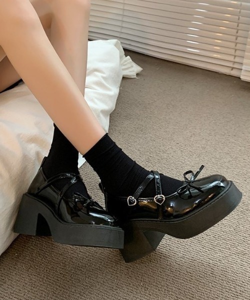 yuue' ( wear )（ユーイ）の「厚底リボンストラップローファー（ローファー・レディース・ブラック/シルバー・23.5cm/24.5cm）」の3枚目の写真