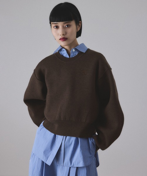 ADAM ET ROPE'（アダムエロペ）の「【サステナブル】ロゴパッチスウェットニット（ニット/セーター・レディース・チャコールグレー/ダークブラウン/レッド/キナリ・36/38）」の14枚目の写真