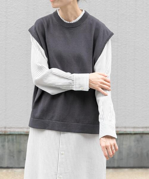 FORK&SPOON（フォークアンドスプーン）の「FORK&SPOON　クルーネックニットベスト（ベスト・レディース・チャコールグレー/ベージュ・1）」の6枚目の写真