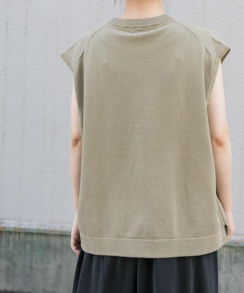 FORK&SPOON（フォークアンドスプーン）の「FORK&SPOON　クルーネックニットベスト（ベスト・レディース・チャコールグレー/ベージュ・1）」の18枚目の写真