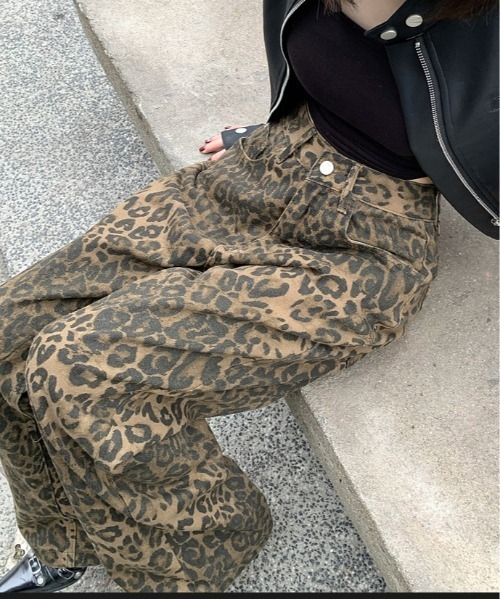 shyam inspiration（シャムインスピレーション）の「レオパード柄 ワイドジーンズ/デニム/ストレートパンツ（デニムパンツ・レディース・レオパード・L/M）」の22枚目の写真