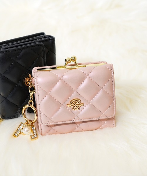 PAUL & JOE ACCESSOIRES(ポールアンドジョーアクセソワ)の「【PAUL & JOE ACCESSOIRES /ポール アンド ジョー アクセソワ 】 QUILTING チャーム付きがま口ミニウォレット(財布・レディース・ピンク/ブラック/アイボリー・FREE)」の3枚目の写真