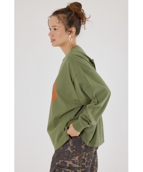 RODEO CROWNS WIDE BOWL（ロデオクラウンズワイドボウル）の「バックドッキングロングスリーブTシャツ（Tシャツ/カットソー・レディース・カーキ/オフホワイト/ダークオレンジ/チャコールグレー・FREE）」の13枚目の写真
