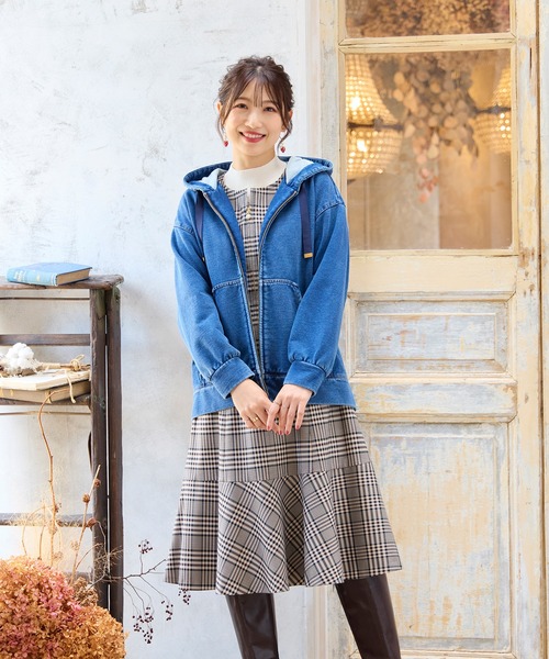 Rose Tiara（ローズティアラ）の「デニムライクジップアップパーカー（パーカー・レディース・ネイビー・38/42/46）」の5枚目の写真