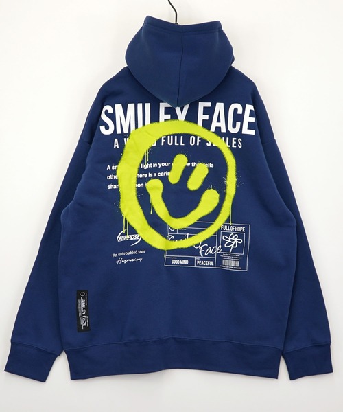 SMILEY FACE(スマイリーフェイス)の「【GROOVY STORE】SMILEY FACE 裏起毛ビッグサイズスプルオーバーパーカー(パーカー・メンズ・ブラック/ホワイト/スミクロ/インディゴブルー・LL/M/L)」の4枚目の写真