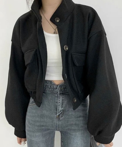 SPIGA(スピーガ)の「スタンドカラーショート丈ジャケット(その他アウター・レディース・アイボリー/ブラック/グレー・MEDIUM/LARGE/X-LARGE)」の2枚目の写真