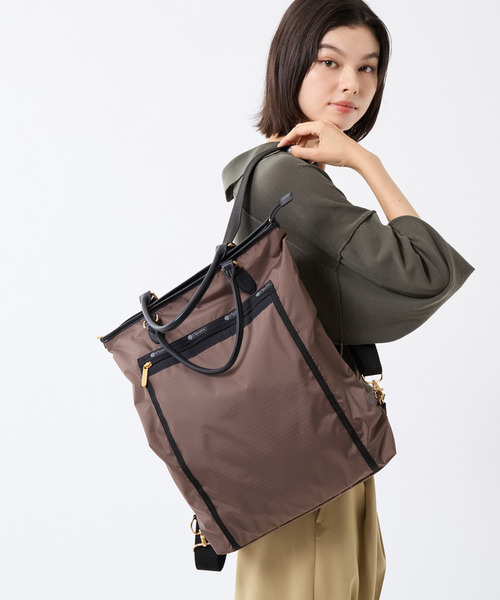 LeSportsac(レスポートサック)の「EVERYDAY TH CITY BKPK アップタウンダークチョコ/ブラック(バックパック/リュック・レディース・ブラウン・FREE)」の1枚目の写真