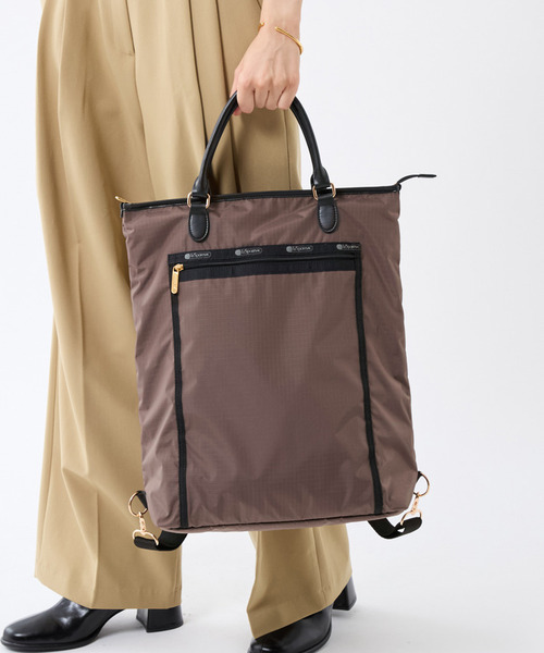 LeSportsac(レスポートサック)の「EVERYDAY TH CITY BKPK アップタウンダークチョコ/ブラック(バックパック/リュック・レディース・ブラウン・FREE)」の2枚目の写真