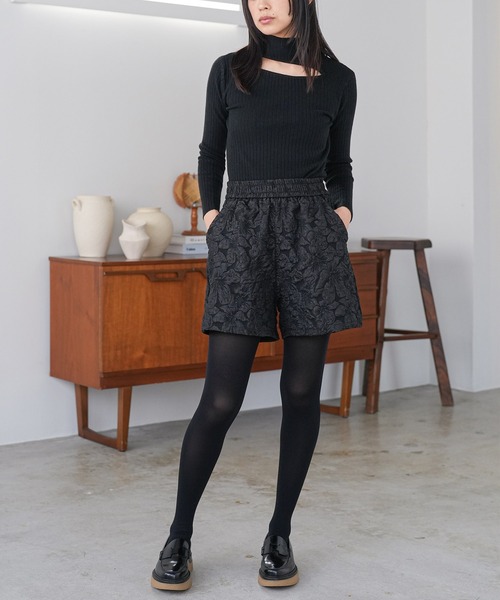 mili an deni(ミリアンデニ)の「フラワージャガードショートパンツ(その他パンツ・レディース・アッシュグレー/ブラック・M)」の14枚目の写真