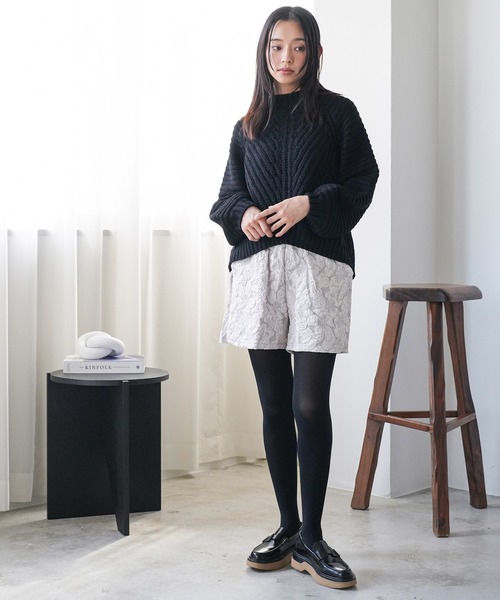 mili an deni(ミリアンデニ)の「フラワージャガードショートパンツ(その他パンツ・レディース・アッシュグレー/ブラック・M)」の8枚目の写真