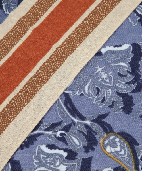 Elura（エルーラ）の「マルチプリント大判スカーフ/610588（ストール/ショール・レディース・ブラウン系その他2/ブルー/ブルー系その他2/ブラック・FREE）」の14枚目の写真