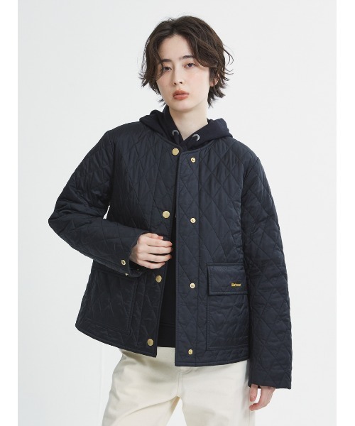 Barbour（バブアー）の「Paige ノーカラー キルティング ジャケット（レディース）（ノーカラージャケット・レディース・ブラウン/ブラック・SMALL/MEDIUM/LARGE）」の19枚目の写真