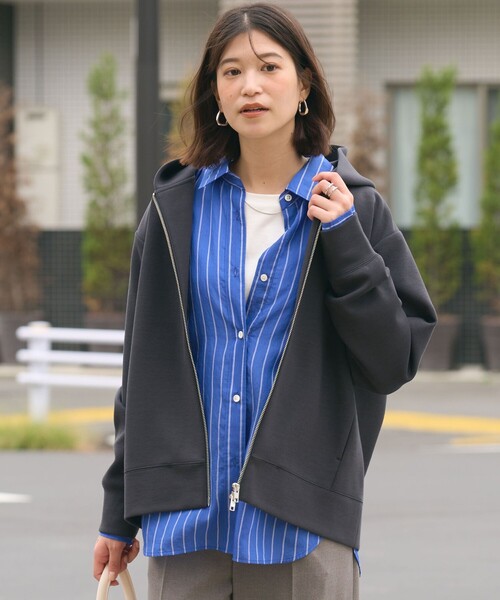 green label relaxing(グリーンレーベルリラクシング)の「【WEB限定】<at ease>ダンボール ジップ フーディ―(パーカー・レディース・ナチュラル/ダークグレー/モカ・FREE)」の7枚目の写真