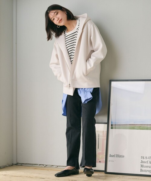 green label relaxing(グリーンレーベルリラクシング)の「【WEB限定】<at ease>ダンボール ジップ フーディ―(パーカー・レディース・ナチュラル/ダークグレー/モカ・FREE)」の14枚目の写真