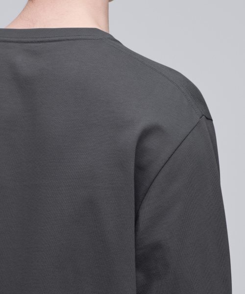 MUSINSA STANDARD（ムシンサスタンダード）の「ベーシック長袖Tシャツ[ガンメタル]（Tシャツ/カットソー・メンズ・その他・SMALL/MEDIUM/LARGE/X-LARGE/XX-LARGE/XXX-LARGE）」の3枚目の写真