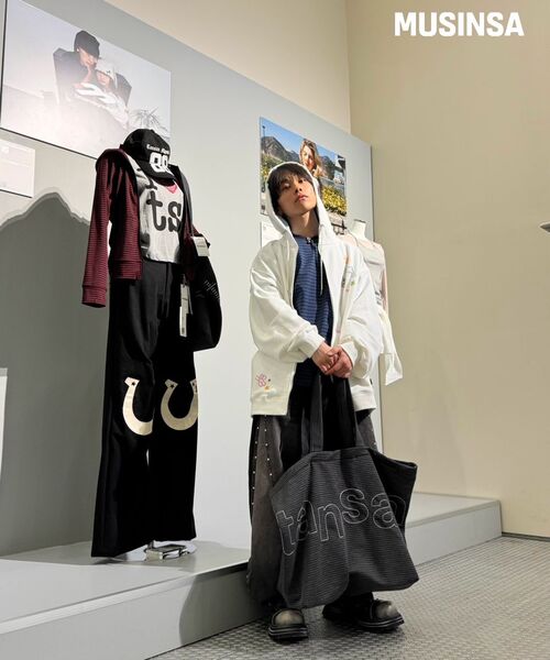 URBANDTYPE（アーバンディタイプ）の「ヴィンテージラベルストライプTシャツ_ネイビー（Tシャツ/カットソー・レディース・その他・SMALL/LARGE/MEDIUM）」の11枚目の写真