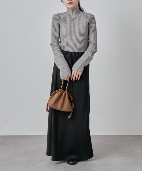 Lui's（ルイス）の「袖フェザーリブタートルニット（Tシャツ/カットソー・レディース・オフホワイト/グレー/グレー系その他/ブラック・FREE）」の5枚目の写真