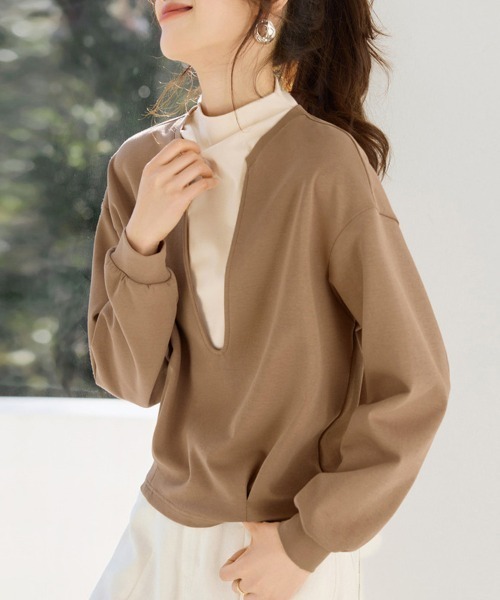 ONEP STAR（ワンピスター）の「モックネック×Vネック風切替トップス（Tシャツ/カットソー・レディース・カーキ・MEDIUM/LARGE/X-LARGE）」の4枚目の写真