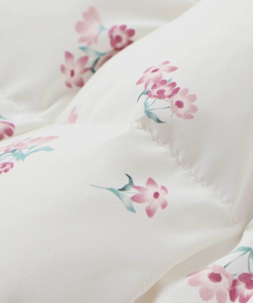 BeBe（ベベ）の「【撥水加工】Girlyフラワープリントタフタフード中綿コート（ダウンジャケット/コート・キッズ・ピンク系その他・150cm/110cm/140cm/120cm/130cm/100cm）」の20枚目の写真