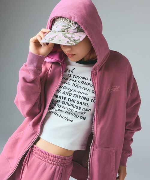 X-girl（エックスガール）の「LETTERING L/S COMPACT TOP（Tシャツ/カットソー・レディース・ブラック/ホワイト・S/M）」の3枚目の写真