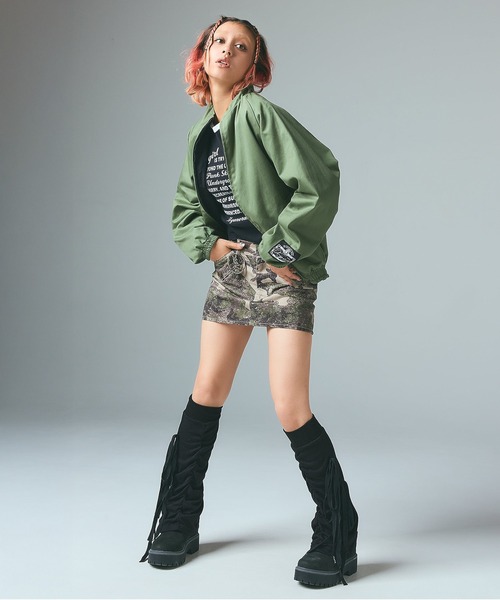 X-girl（エックスガール）の「LETTERING L/S COMPACT TOP（Tシャツ/カットソー・レディース・ブラック/ホワイト・S/M）」の6枚目の写真