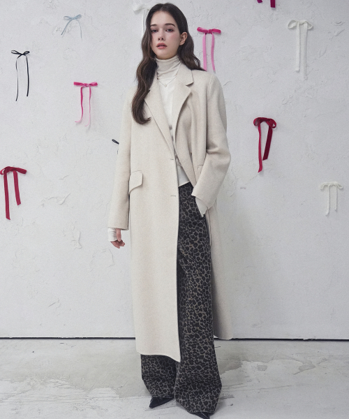 Vivacious(ビバシャス)の「Bordo Handmade Wool Coat BLACK(チェスターコート・レディース・ブラック・SMALL/MEDIUM)」の3枚目の写真