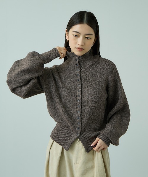 VICKY（ビッキー）の「メニボタン2WAYネックニット≪手洗い可能≫（ニット/セーター・レディース・ベージュ/ダークグレー/ブラウン・M）」の2枚目の写真