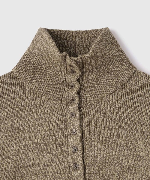 VICKY（ビッキー）の「メニボタン2WAYネックニット≪手洗い可能≫（ニット/セーター・レディース・ベージュ/ダークグレー/ブラウン・M）」の6枚目の写真