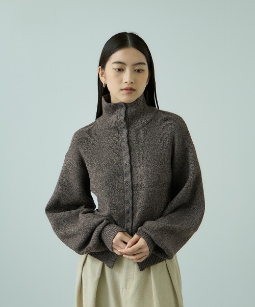 VICKY（ビッキー）の「メニボタン2WAYネックニット≪手洗い可能≫（ニット/セーター・レディース・ベージュ/ダークグレー/ブラウン・M）」の20枚目の写真