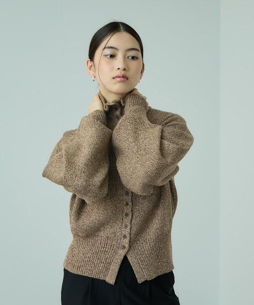 VICKY（ビッキー）の「メニボタン2WAYネックニット≪手洗い可能≫（ニット/セーター・レディース・ベージュ/ダークグレー/ブラウン・M）」の11枚目の写真