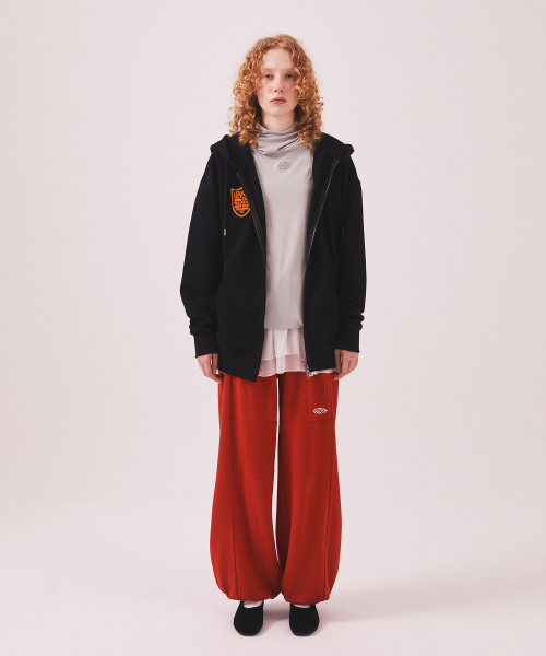 MENASOO（ミナス）の「Menasoo Applique Two Way Hoodie Zip Up_Black（パーカー・レディース・ブラック・MEDIUM/LARGE）」の4枚目の写真