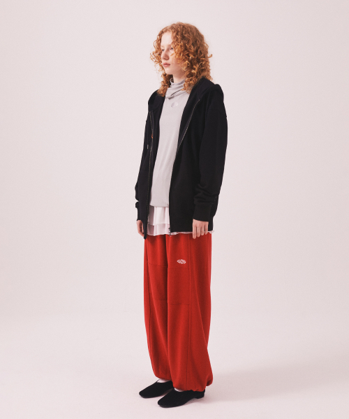 MENASOO（ミナス）の「Menasoo Applique Two Way Hoodie Zip Up_Black（パーカー・レディース・ブラック・MEDIUM/LARGE）」の5枚目の写真